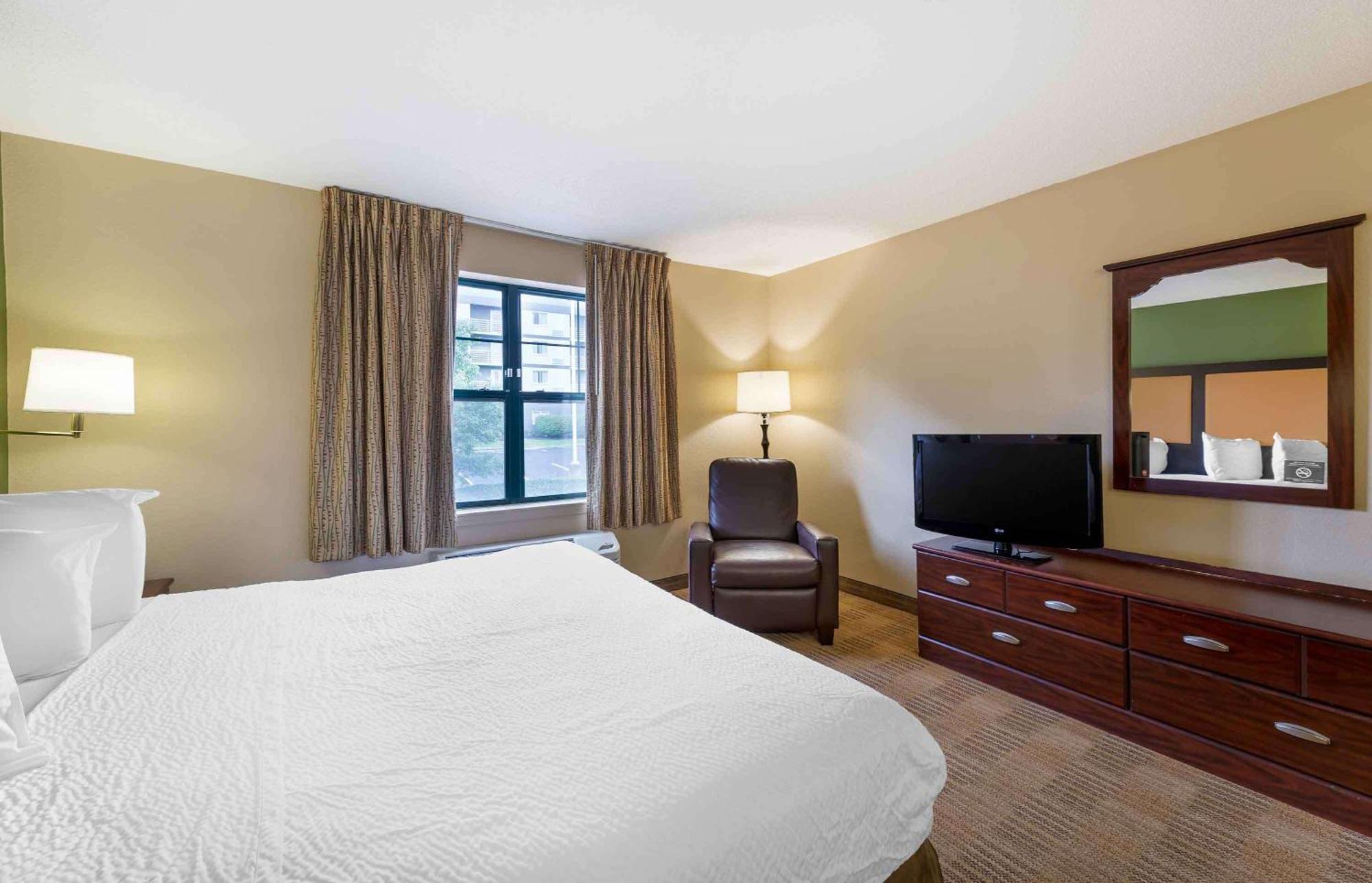 Extended Stay America Suites - Washington Dc Germantown Milestone Exteriör bild